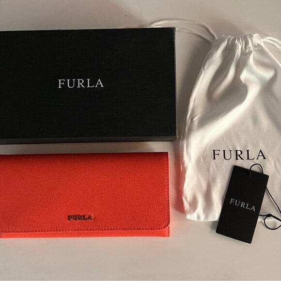 Brand new with tags Furla extra large bifold wallet in hibiscus leather - Picture 5 of 5